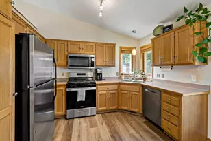 1228 Heritage Dr, Shakopee, MN 55379 - Photo 4