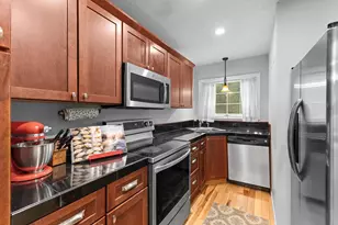 1860 McMenemy St, Maplewood, MN 55117 - Photo 6