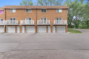 1860 McMenemy St, Maplewood, MN 55117 - Photo 22