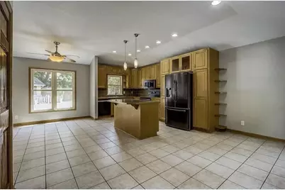 8778 Hawthorne Drive, Eden Prairie, MN 55347 - Photo 4
