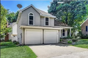 8778 Hawthorne Dr, Eden Prairie, MN 55347 - Photo 2