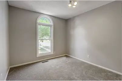 8778 Hawthorne Drive, Eden Prairie, MN 55347 - Photo 14