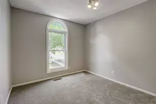 8778 Hawthorne Dr, Eden Prairie, MN 55347 - Photo 14
