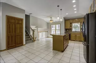 8778 Hawthorne Dr, Eden Prairie, MN 55347 - Photo 8