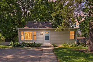 224 W 78th St, Chanhassen, MN 55317 - Photo 20
