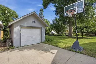 1225 3rd St N, Fargo, ND 58102 - Photo 28