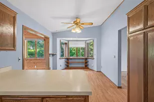 888 Nina Ct, Mendota Heights, MN 55118 - Photo 4
