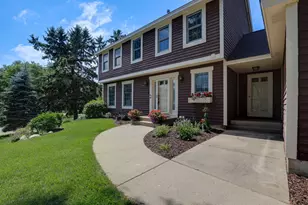455 High Point Curve S, Maplewood, MN 55119 - Photo 2