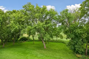 6699 Mulberry Cir E, Chanhassen, MN 55317 - Photo 10
