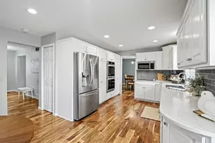 13500 Clinton Pl, Burnsville, MN 55337 - Photo 6