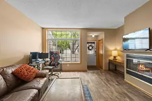 15345 Greenhaven Ln, Burnsville, MN 55306 - Photo 8