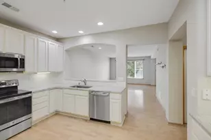 8014 Golden Valley Rd, Golden Valley, MN 55427 - Photo 8