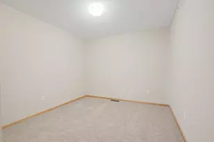 8014 Golden Valley Rd, Golden Valley, MN 55427 - Photo 14