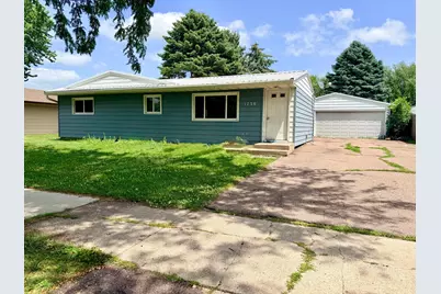 1738 Skyline Drive, Worthington, MN 56187 - Photo 2