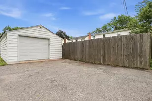 1285 Galtier St, Saint Paul, MN 55117 - Photo 40