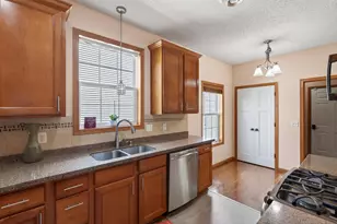 10013 Iris Ln, Eden Prairie, MN 55347 - Photo 16