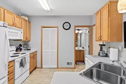 1947 Bluestem Lane, Shoreview, MN 55126 - Photo 6
