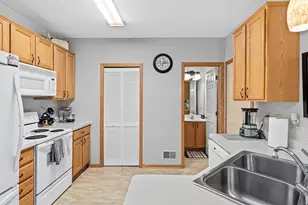 1947 Bluestem Ln, Shoreview, MN 55126 - Photo 6