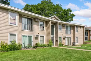 911 7th St S, Hopkins, MN 55343 - Photo 2