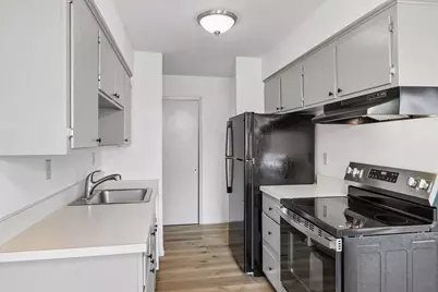 911 7th Street S #3, Hopkins, MN 55343 - Photo 10