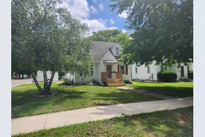 1210 10th Street NW, Austin, MN 55912 - Photo 2