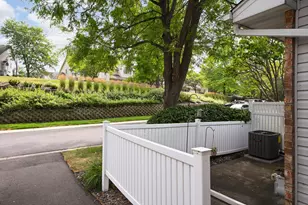 13533 Carmody Dr, Eden Prairie, MN 55344 - Photo 2