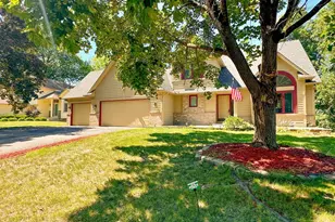 5440 Riverwood Ln, Savage, MN 55378 - Photo 2