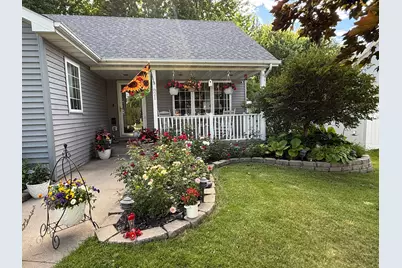 821 Lancer Drive NE, Owatonna, MN 55060 - Photo 2