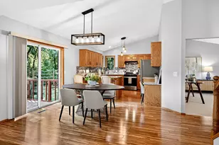 570 Dorland Rd S, Maplewood, MN 55119 - Photo 4