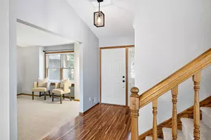 570 Dorland Rd S, Maplewood, MN 55119 - Photo 8