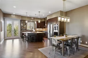 555 Oak Ridge Pl, Hopkins, MN 55305 - Photo 12