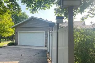 3925 8th St NE, Willmar, MN 56201 - Photo 6