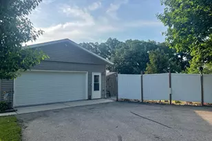 3925 8th St NE, Willmar, MN 56201 - Photo 4