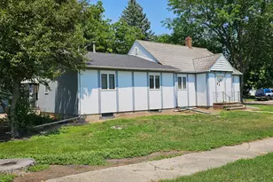 131 E Dineen St, Sanborn, MN 56083 - Photo 1