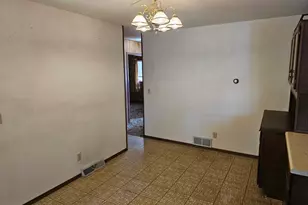 131 E Dineen St, Sanborn, MN 56083 - Photo 10