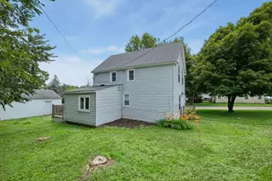 415 Francis St, Faribault, MN 55021 - Photo 2