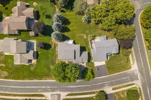 527 Hackmore Dr, Eagan, MN 55123 - Photo 12