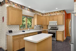 527 Hackmore Dr, Eagan, MN 55123 - Photo 24
