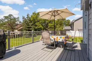 527 Hackmore Dr, Eagan, MN 55123 - Photo 8