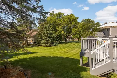 527 Hackmore Drive, Eagan, MN 55123 - Photo 10