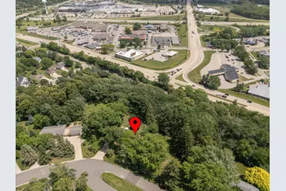 1424 Woodland Drive SW, Rochester, MN 55902 - Photo 2