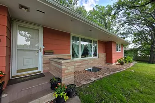 540 Clark St, Mora, MN 55051 - Photo 2