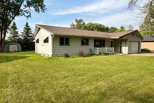 1519 6th Ave, Mountain Lake, MN 56159 - Photo 2