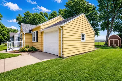 1407 4th Avenue SW, Austin, MN 55912 - Photo 6