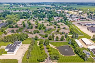 2102 Oak Tree Ln, Austin, MN 55912 - Photo 40