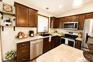 906 7th Ave, Wanamingo, MN 55983 - Photo 10