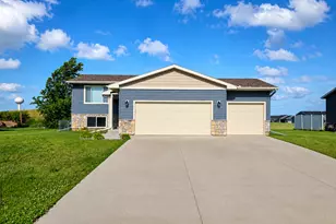 906 7th Ave, Wanamingo, MN 55983 - Photo 1