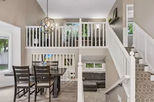 10028 Park Cir, Bloomington, MN 55420 - Photo 12