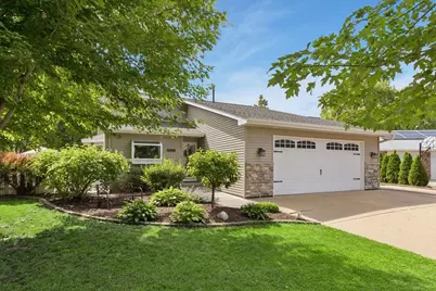 10028 Park Circle, Bloomington, MN 55420 - Photo 2