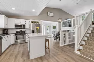 10028 Park Cir, Bloomington, MN 55420 - Photo 6